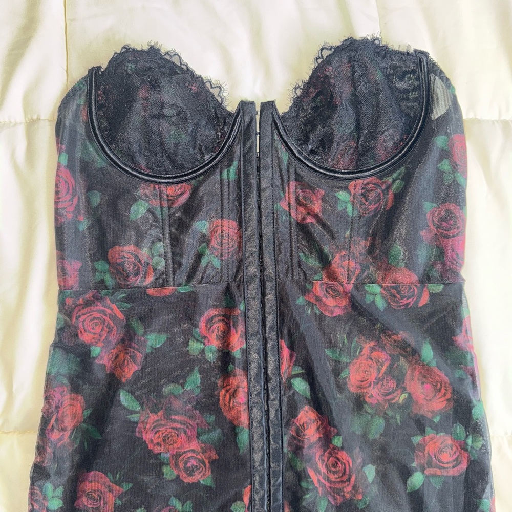 Dolls Kill Elegant floral lace bustier
